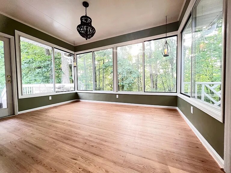 Sunroom - 5005 N Hills Dr