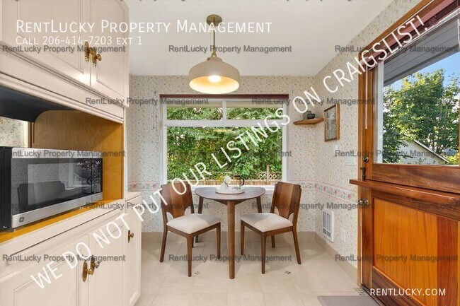 Building Photo - 4327 30th Ave W