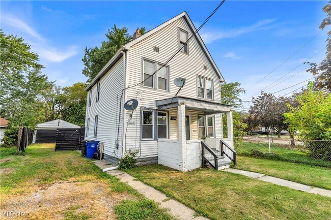 Building Photo - 11702 Brookfield Ave