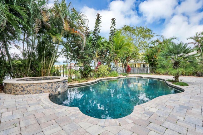 Building Photo - 3043 Hartridge Ter