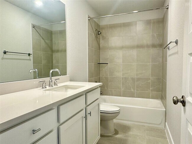 Building Photo - 111 Pinyon Pne Dr