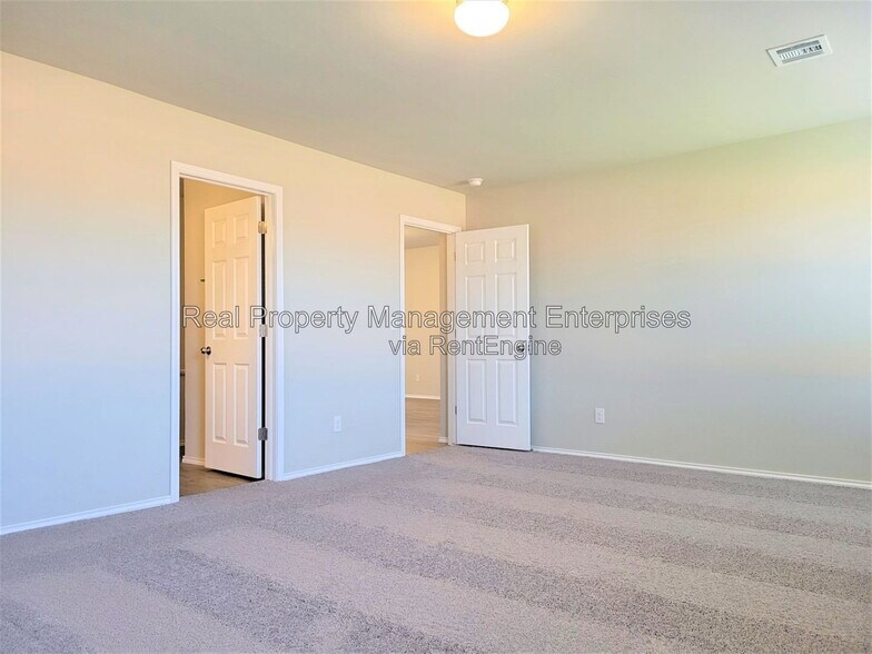 Building Photo - 21215 Winding Brook