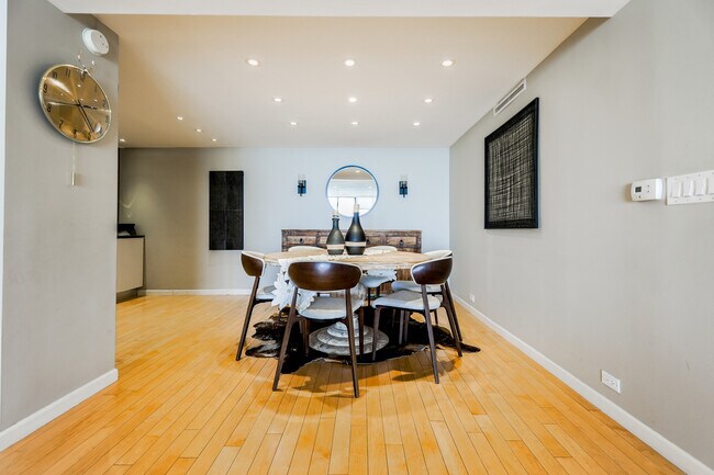 Building Photo - 1212 N Lake Shore Dr