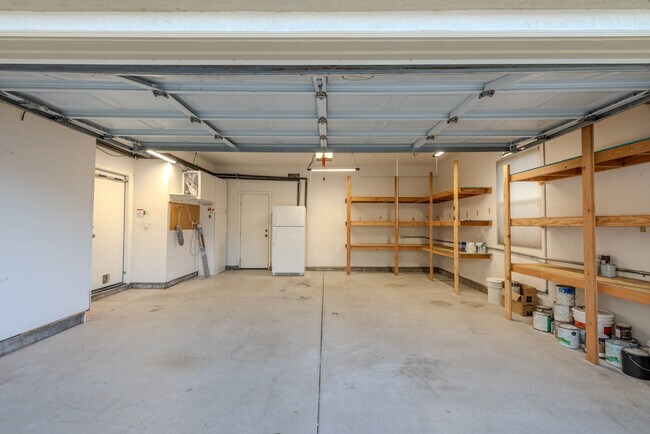 Building Photo - 3209 Rancho Reata