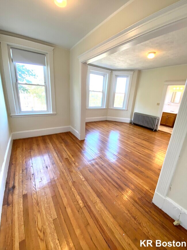 Building Photo - 1283 Commonwealth Ave