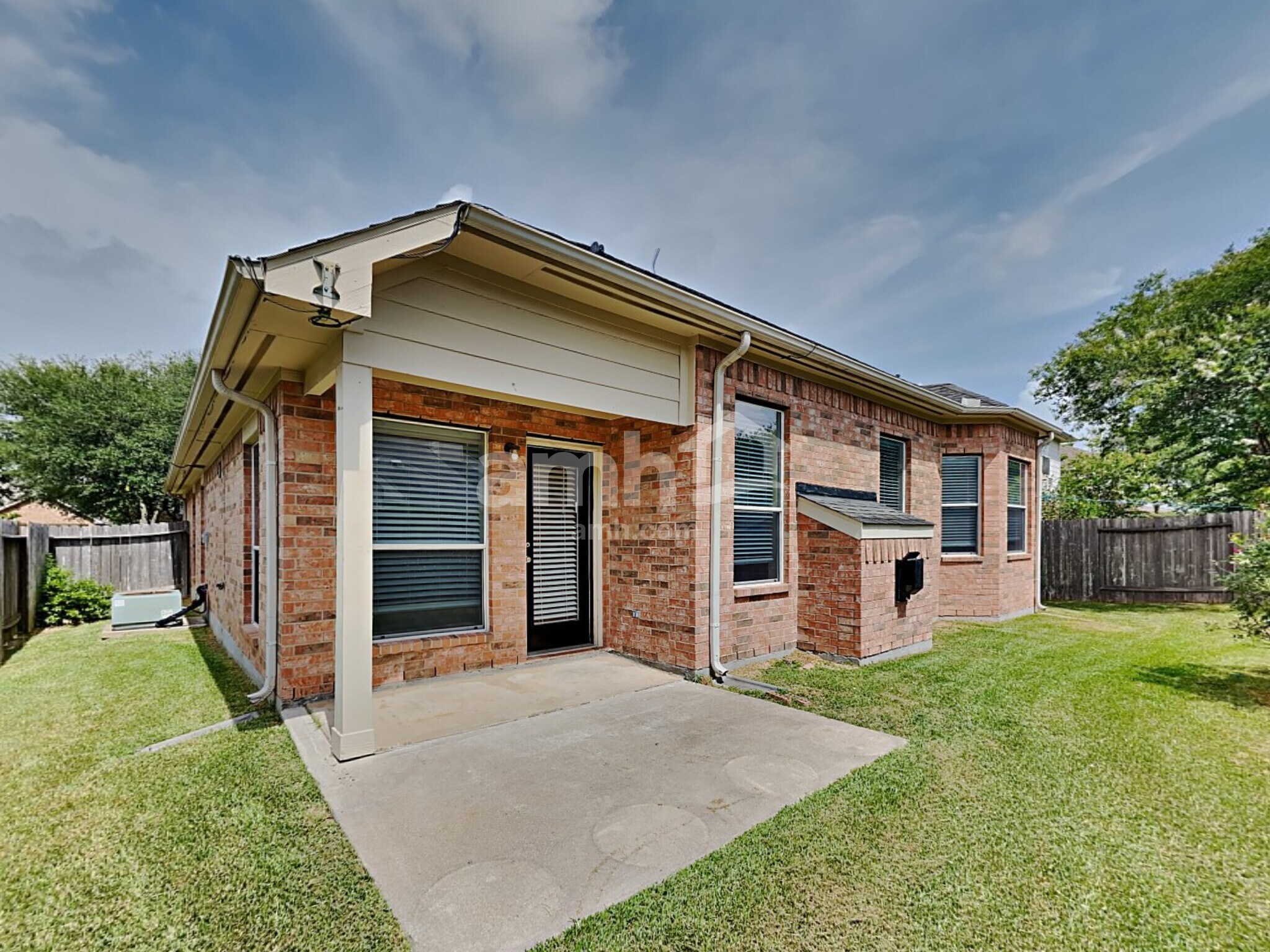 Building Photo - 214 Autumn Creek Ln