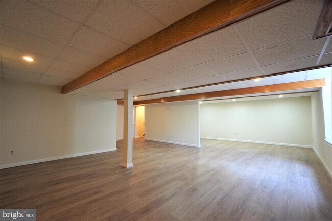 Building Photo - 104 Hidden Creek Dr