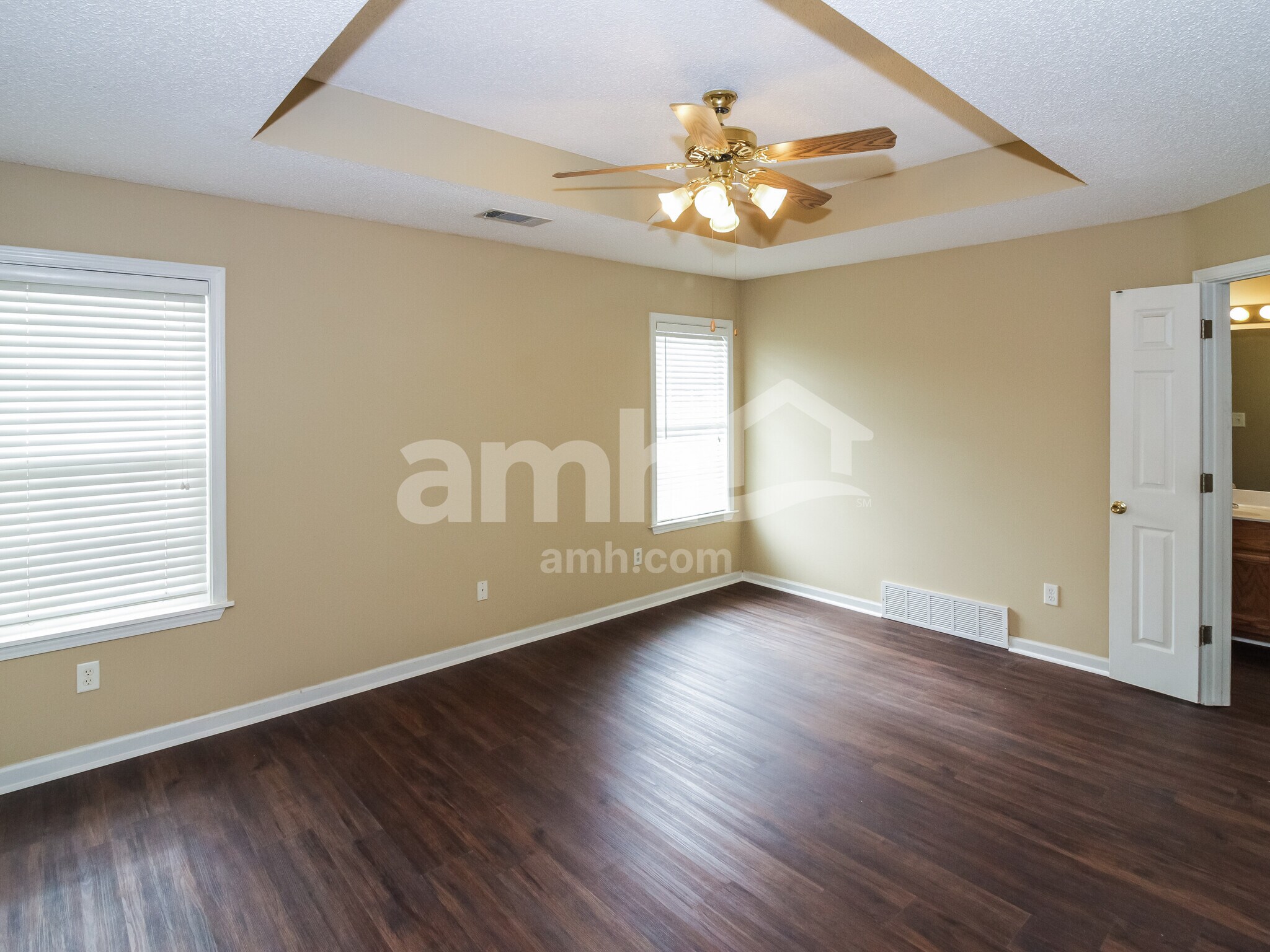 Building Photo - 10001 Houston Birch Dr