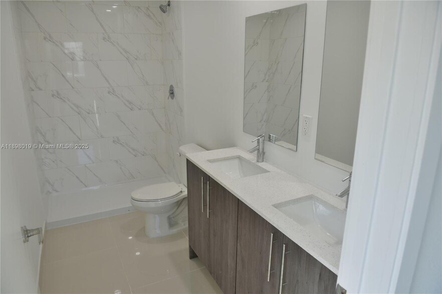 Building Photo - 1160 NW 2nd St