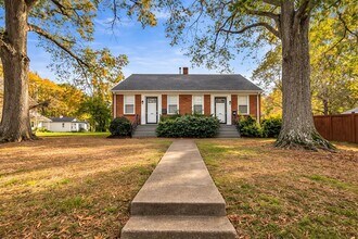 Building Photo - 2405 Eastwood Ave