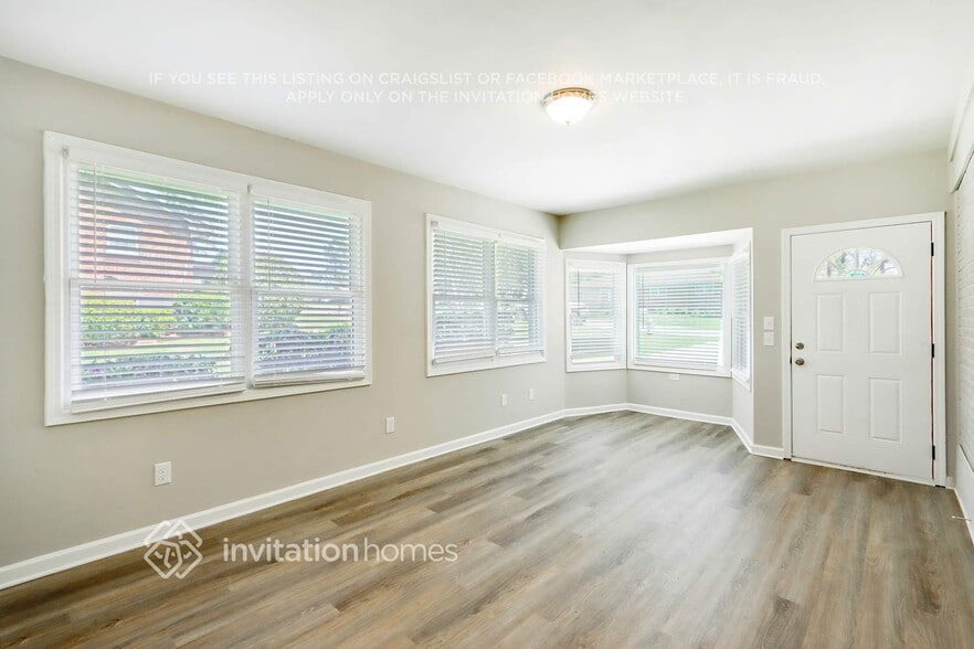 Building Photo - 4378 Chelou Dr