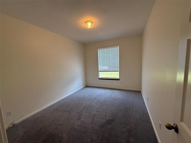 Building Photo - 1511 Homewood Cir