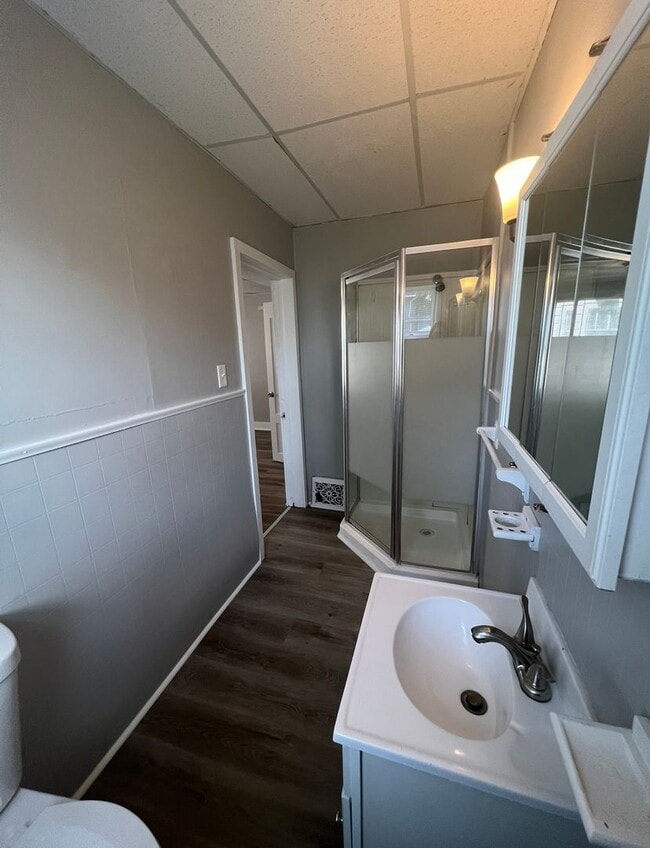 Building Photo - Updated 3BR Home with Central Air in Moline