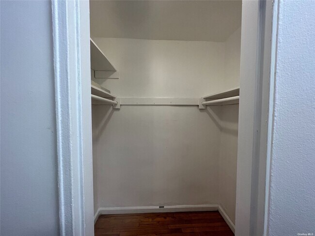 Building Photo - 94-31 59th Ave