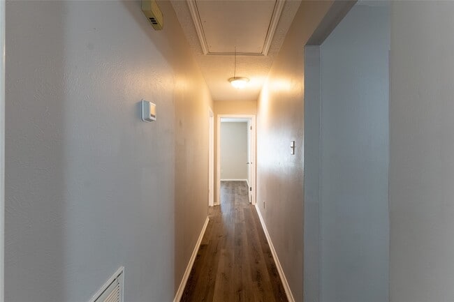 Building Photo - 76 Hickory Oak Dr