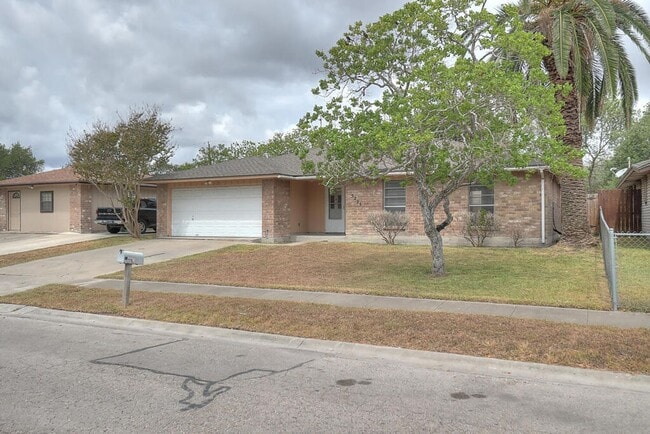 Building Photo - 5225 Bonham St