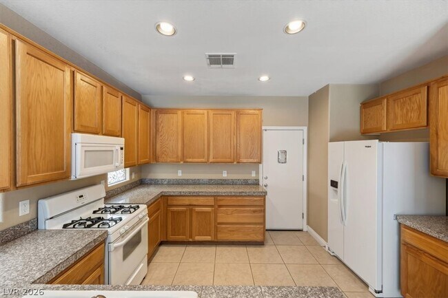 Building Photo - 11223 Dahlia Grove St