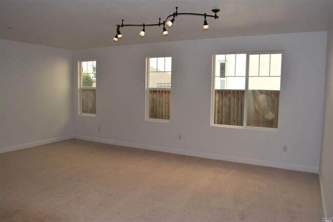 Building Photo - Spacious 4/3 located by American Canyon High available for rent!