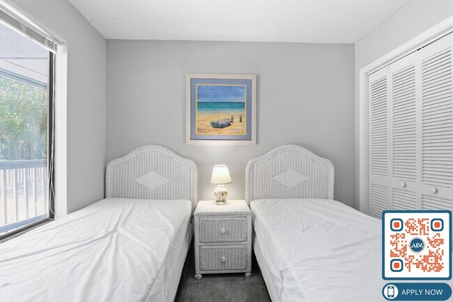 Building Photo - Fully Furnished 2BR Condo in Hilton Head’s North End – $400 Off First Month’s Rent!