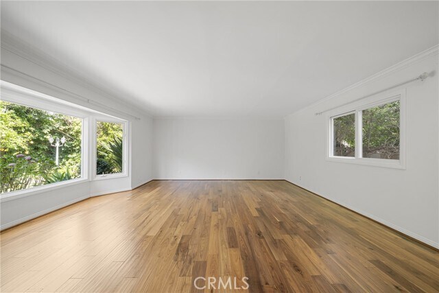 Building Photo - 4542 Collett Ave