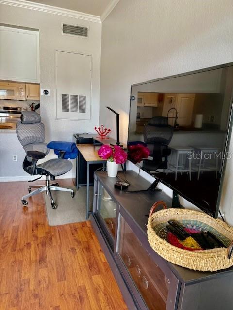 Building Photo - 860 N Orange Ave