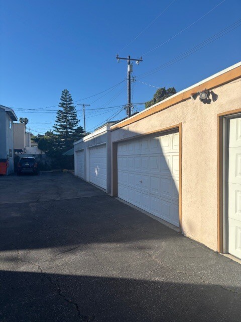 Building Photo - 25227 Bigelow Rd