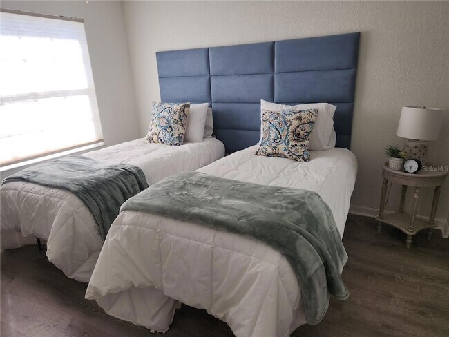 Building Photo - 6503 Fairway Gardens Dr