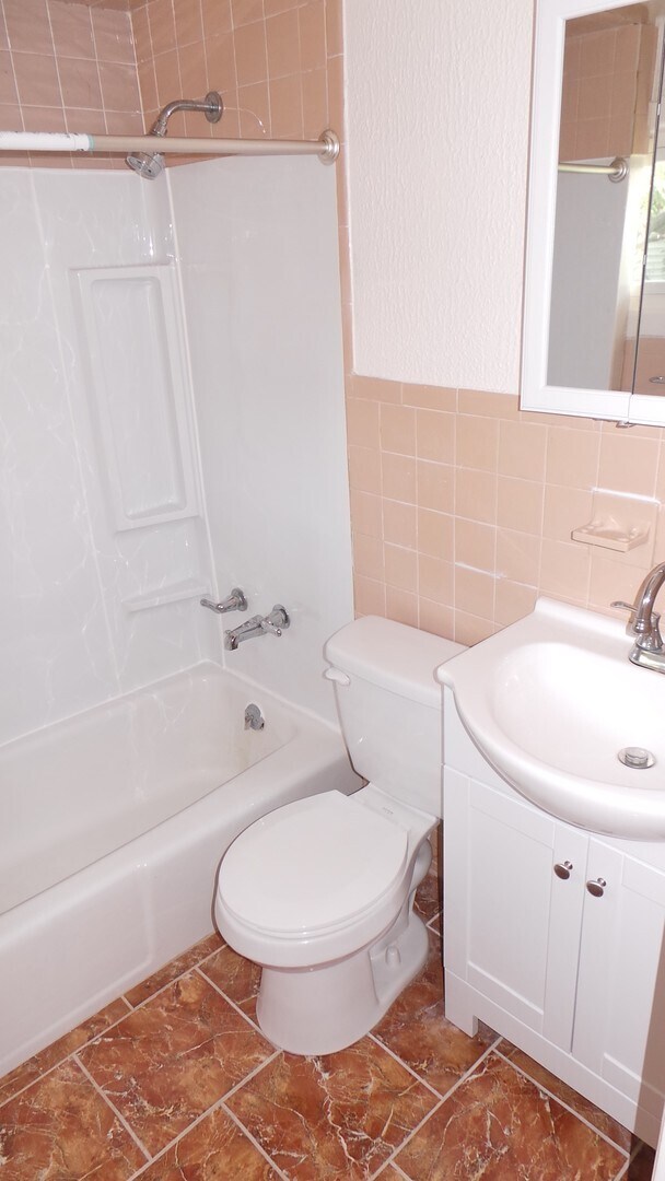 Building Photo - 722 N Ninth St