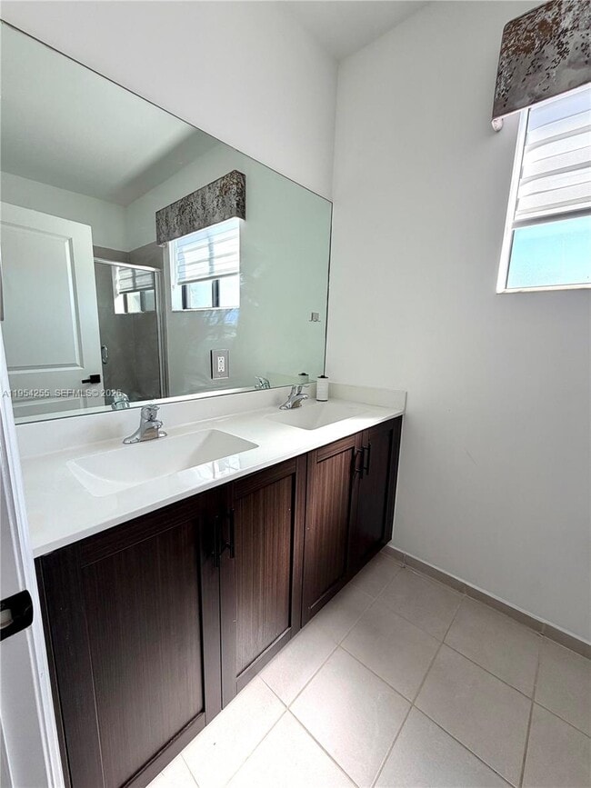 Building Photo - 405 NE 208th Terrace