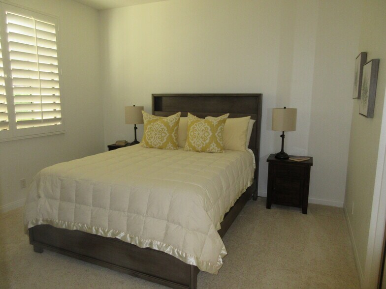 Building Photo - 100 Brandigo Cir