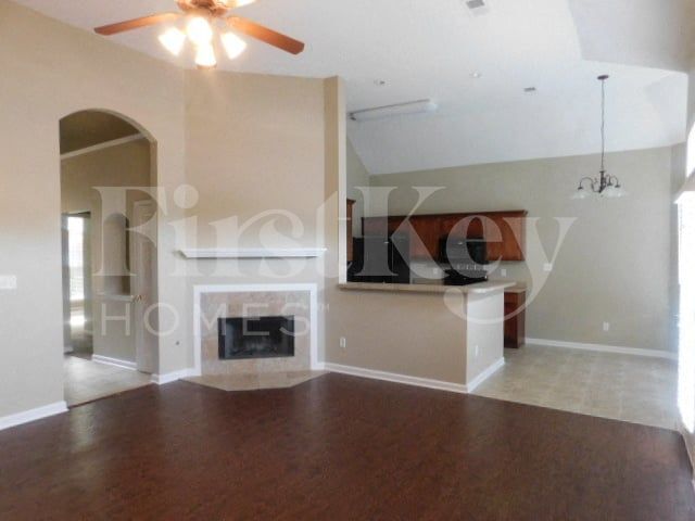 Building Photo - 4655 Tulip Creek Dr