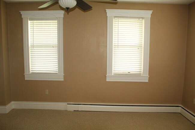 Building Photo - 653 Runkle Rd