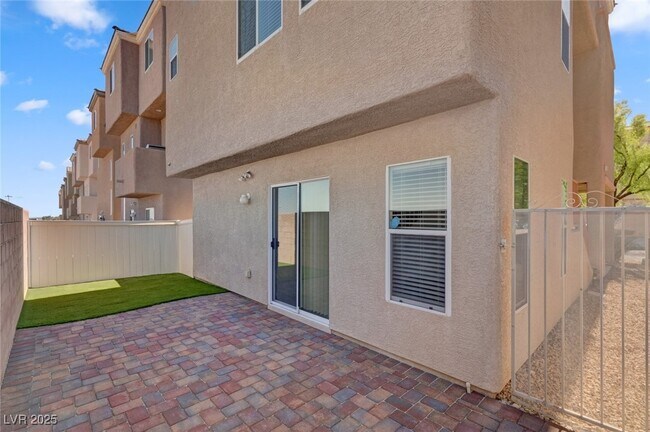 Building Photo - 6646 Colorado Spruce St