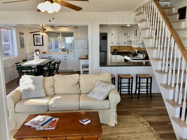 Building Photo - 28 Beach St