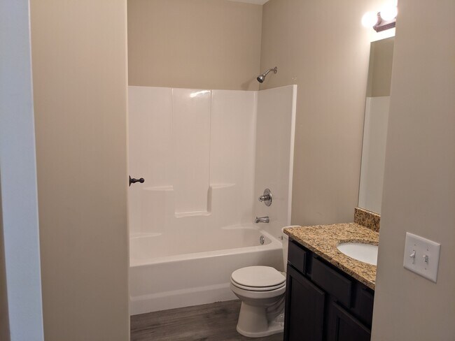 Primary Photo - 910 W Onewood Pl