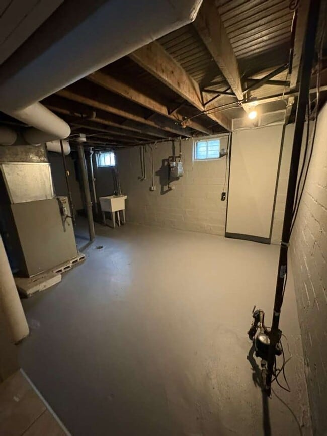 Building Photo - Charming 3-Bedroom Home in Maple Heights – Newly Renovated Entry & Spacious Yard