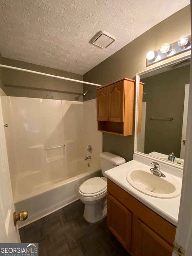 Building Photo - 6153 Lauren Ln