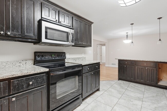 Building Photo - 2753 Allyn Dr NW