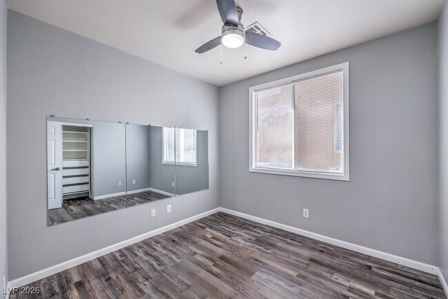 Building Photo - 9758 Vista Crest Ave