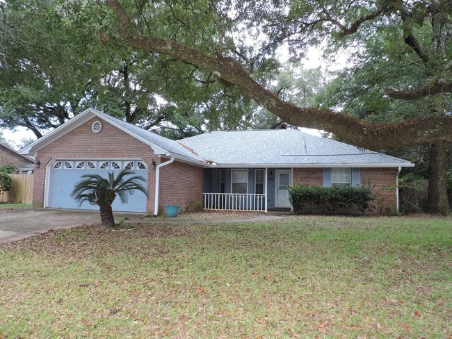 Primary Photo - Convenient to interstate, schools & shopping!