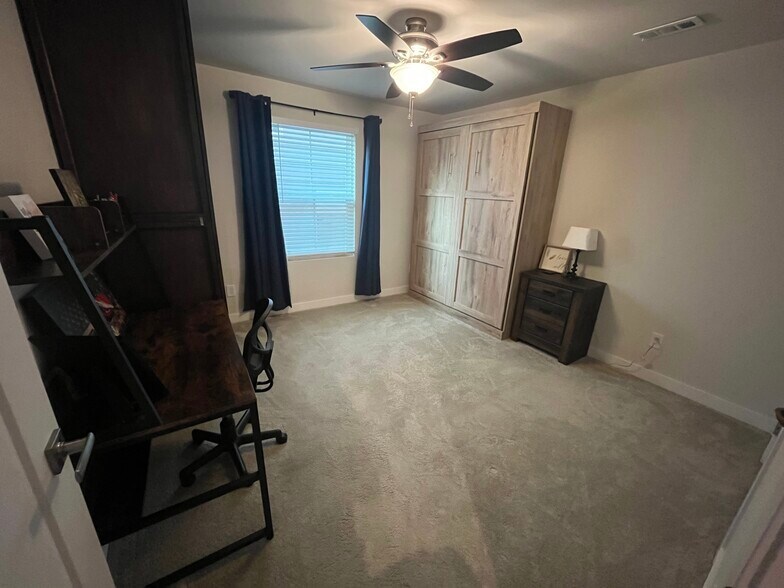 Bedroom 3: 11 x 11'4" - 2736 Thornton Grove Blvd