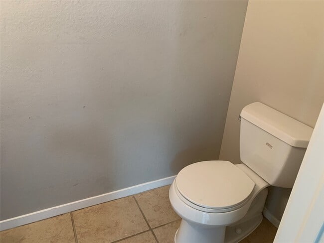Building Photo - 2 Goldthread Ct