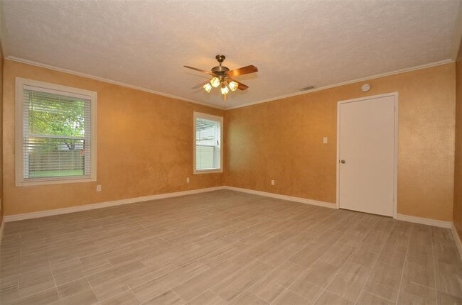 Building Photo - 2822 River Birch Dr