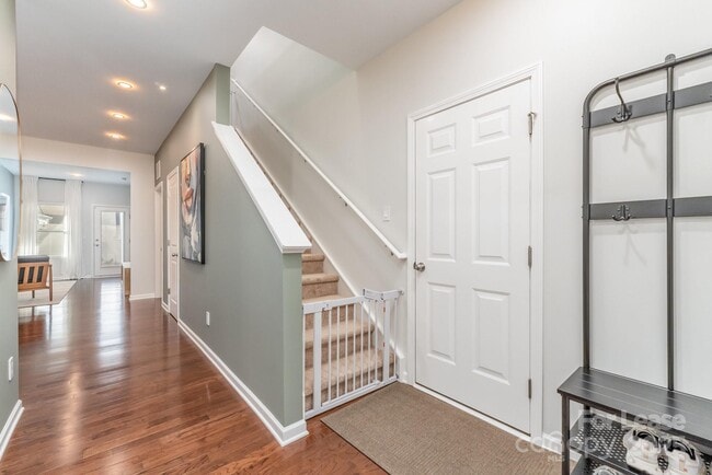 Building Photo - 3917 Bighorn Wy