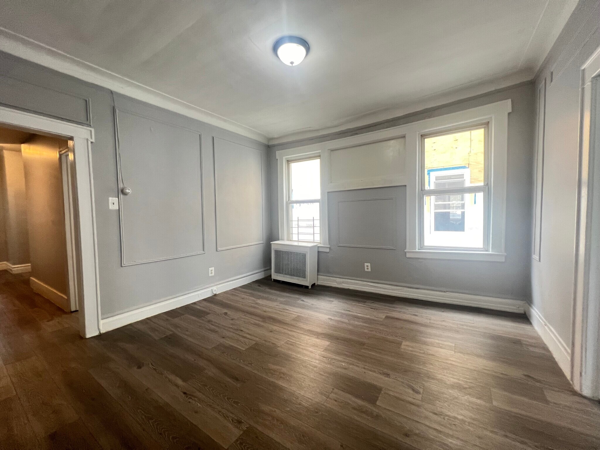 917 Grove St 2B - 916 Grove St