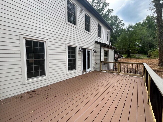 Building Photo - 2461 Sheila Ln
