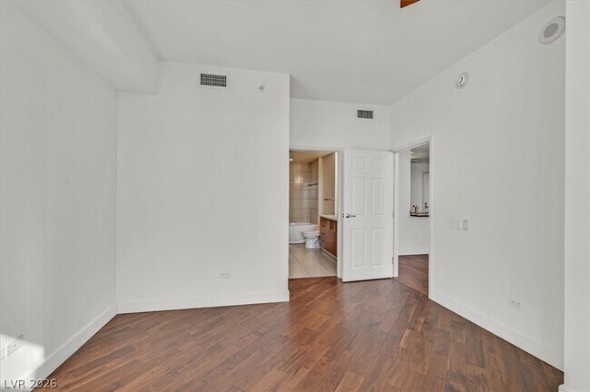 Building Photo - 200 W Sahara Ave