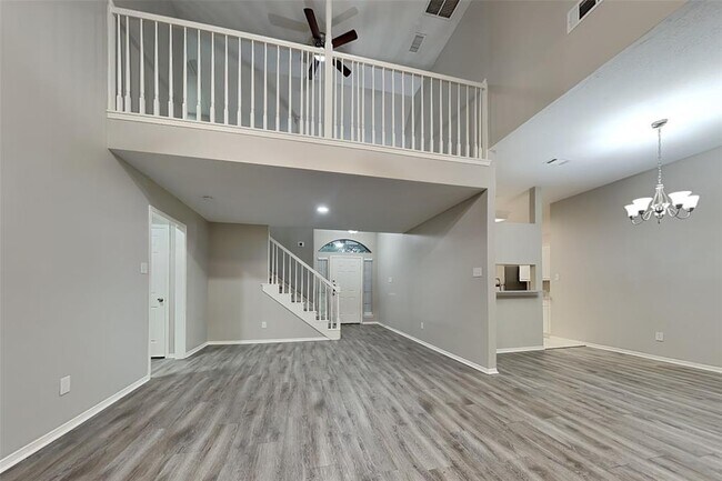 Building Photo - 9903 Jockey Club Dr
