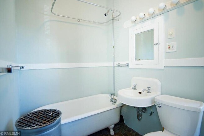 Bathroom 2 - 1165 14th Ave SE