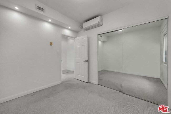Building Photo - 8025 Redlands St